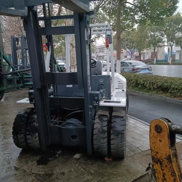 Original Paint Used Diesel Forklift TCM 70 Construction Diesel Loading Machine