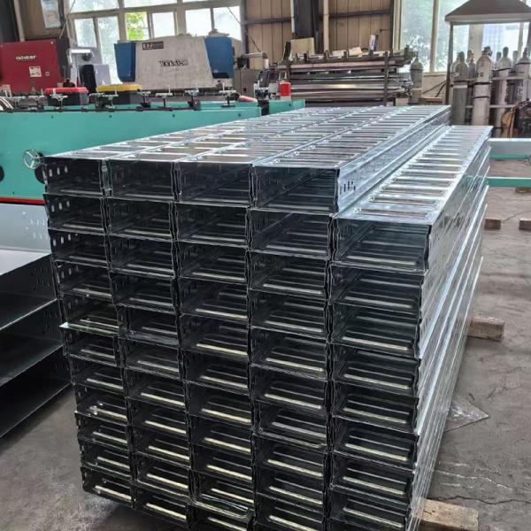 Solid Bottom Cable Tray Steel 4 Inch 12 Inch Cable Tray Corrosion Resistant For Electrical Systems