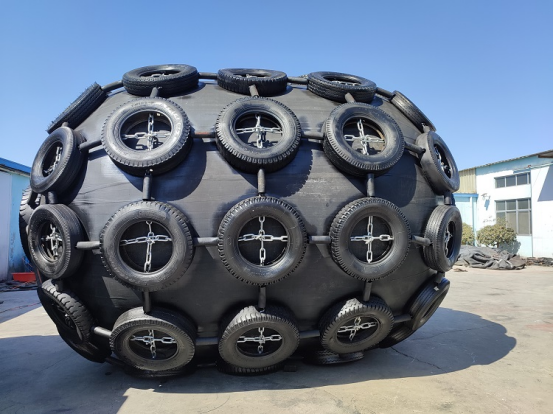 STS Yokohama Type Black Pneumatic Marine Rubber Fender Iso 17357
