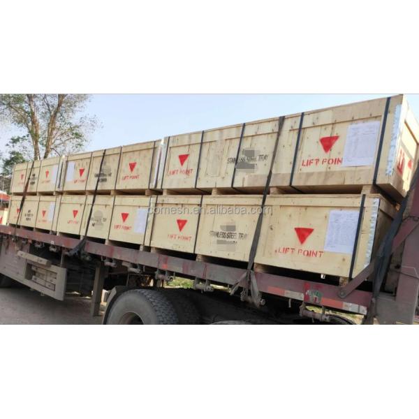 Light Grey Stainless Steel Plate Link Conveyor Belt With Baffle