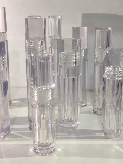 China Crystal Clear Empty Lipstick Tubes 6ml Custom Lip Gloss Containers wholesale