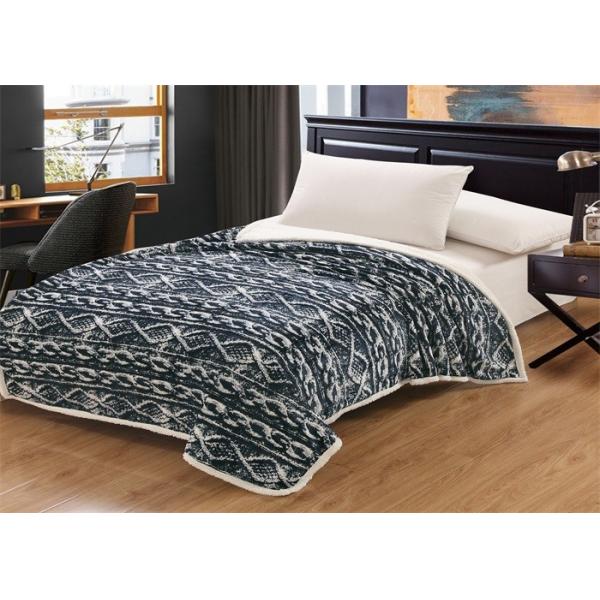 100 Percents Polyester Coral Fleece Blanket Modern Technics With Sherpa Back