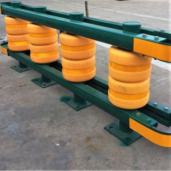 Road Traffic Safety Anti-Collision Roller Barrier Guardrail ISO9001 2008 Certified