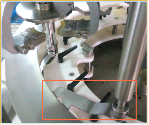 3000-9000BPH Automatic Capping Machine Rotary Bottle Trigger Capper