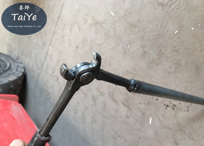 China Galvanized Bigger Barbed Wire Fasteners Clips Use Clips Applicator wholesale