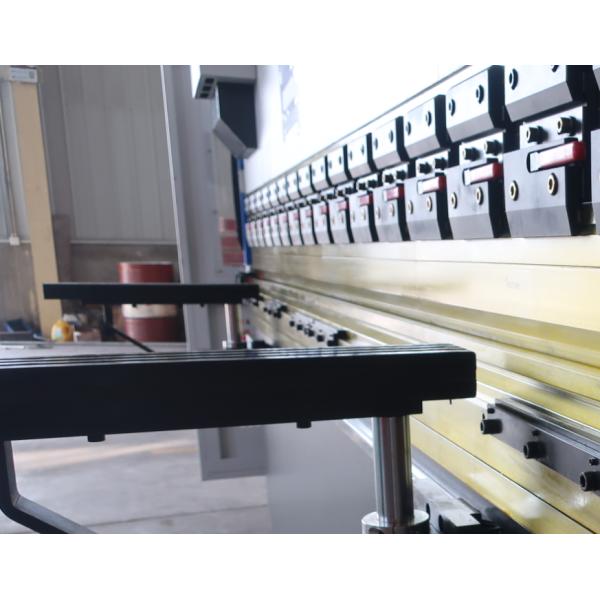 Accurl 125tons CNC Hydraulic Press Brake , 4Meter Hydraulic Plate Bending Machine