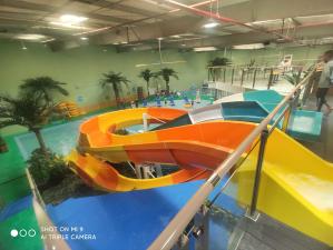 China Indoor group Slide Wide Slide Water Slides For Hotel Aqua Park Fiberglass Material wholesale