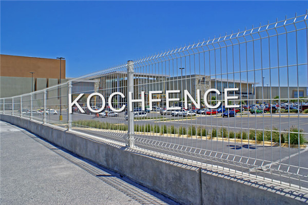 Galvanized Iron Wire Mesh Fence , Easily Assembled Pvc Coated Fence