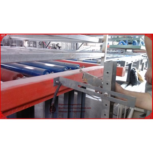 Steel Structure Sandwich Panel Machine for Mgo / Mgcl / Fiber Glass Mesh Raw Material