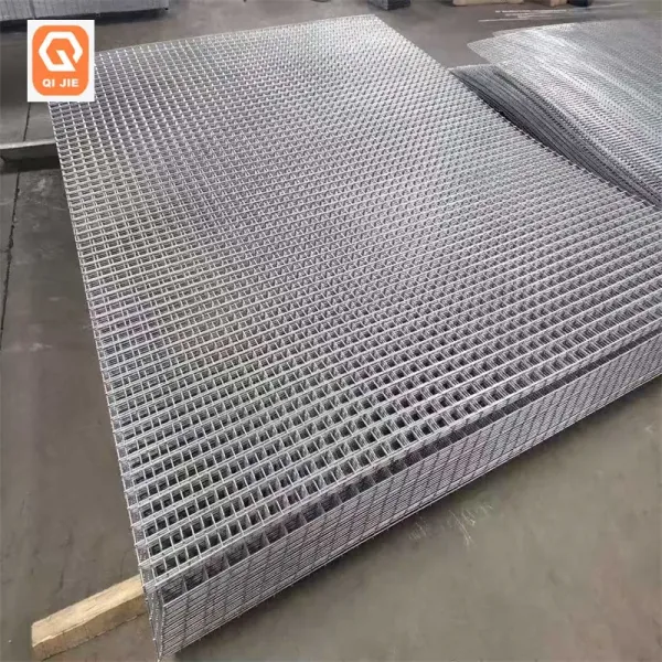 PVC Coated Welded Wire Fence Mesh Panels Rolls Price for Garden Agriculture Poultry
