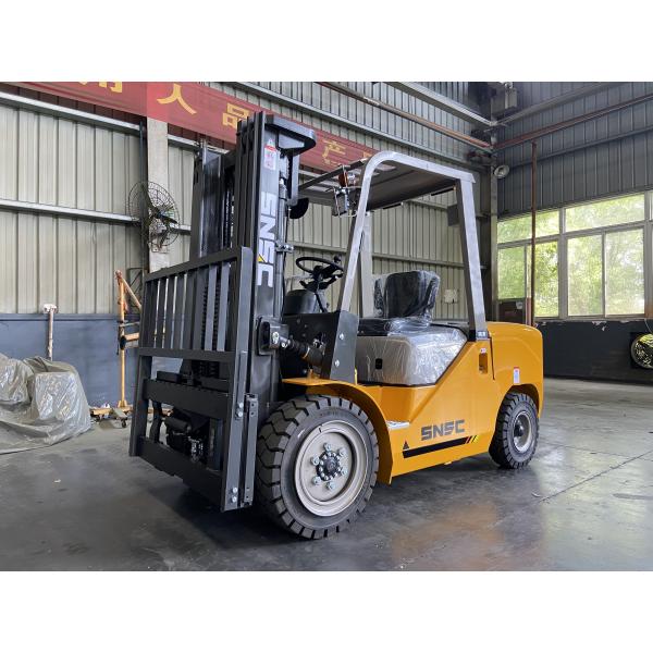 1150mm Fork Length 4 Ton 4-Wheel Telehandler Forklifts for Off Road and Rough Terrain