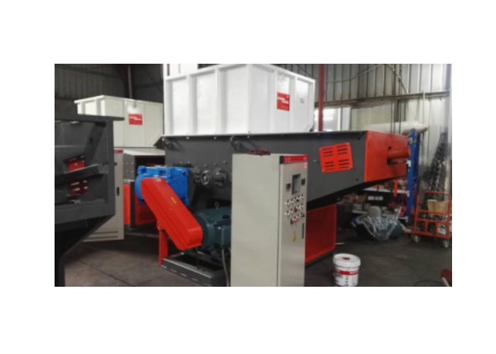 Custom Color Waste Shredder Machine 3500kg Unit Weight Economic Low Noise