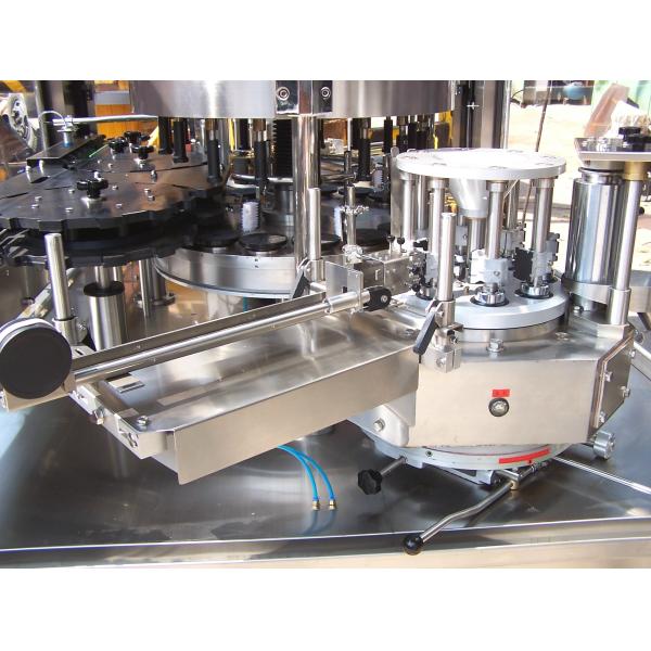 The hot melt glue rotary labeling machine