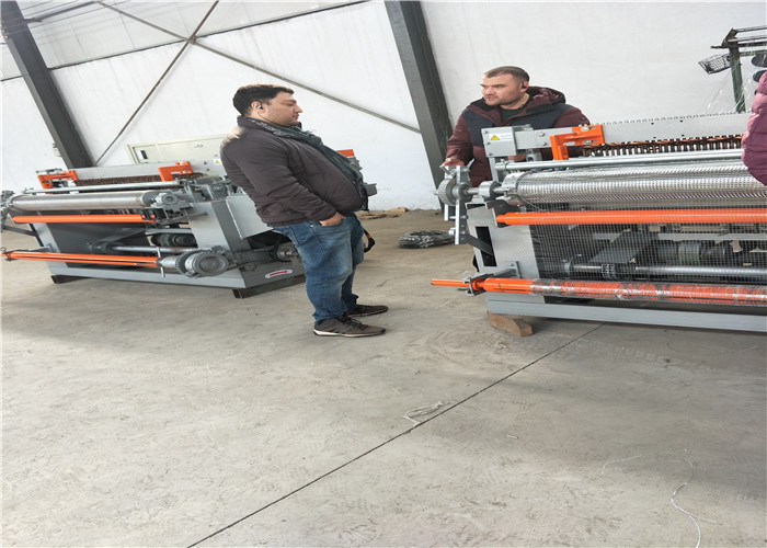 China Electric Spot Mesh Automatic Welded Wire Mesh Machine In Rolls wholesale