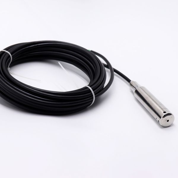 High Stability 4-20mA 0.5-4.5V Water Level Sensor For Water Tank Level Measurement