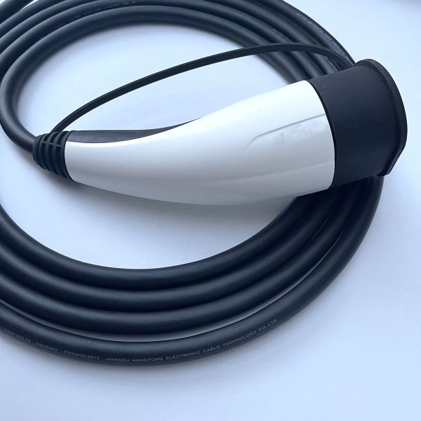 3.6KW 16A Type 2 EV Charger Portable Single Phase Electric Car Charger With LCD Screen