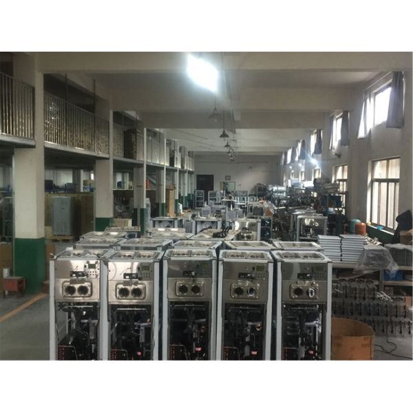 3 Flavor Soft Serve Commercial Ice Cream Maker , Restaurant Ice Cream Machine
