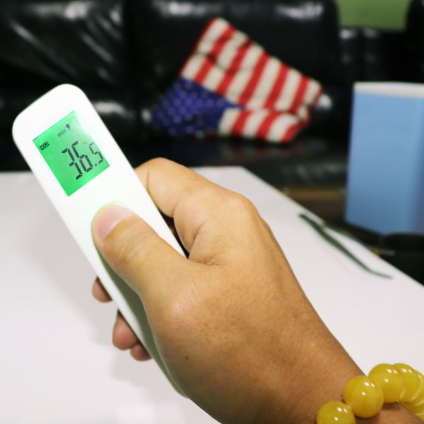 MCD 001 3V Body Temperature Detector 3cm Digital Infrared Thermometer