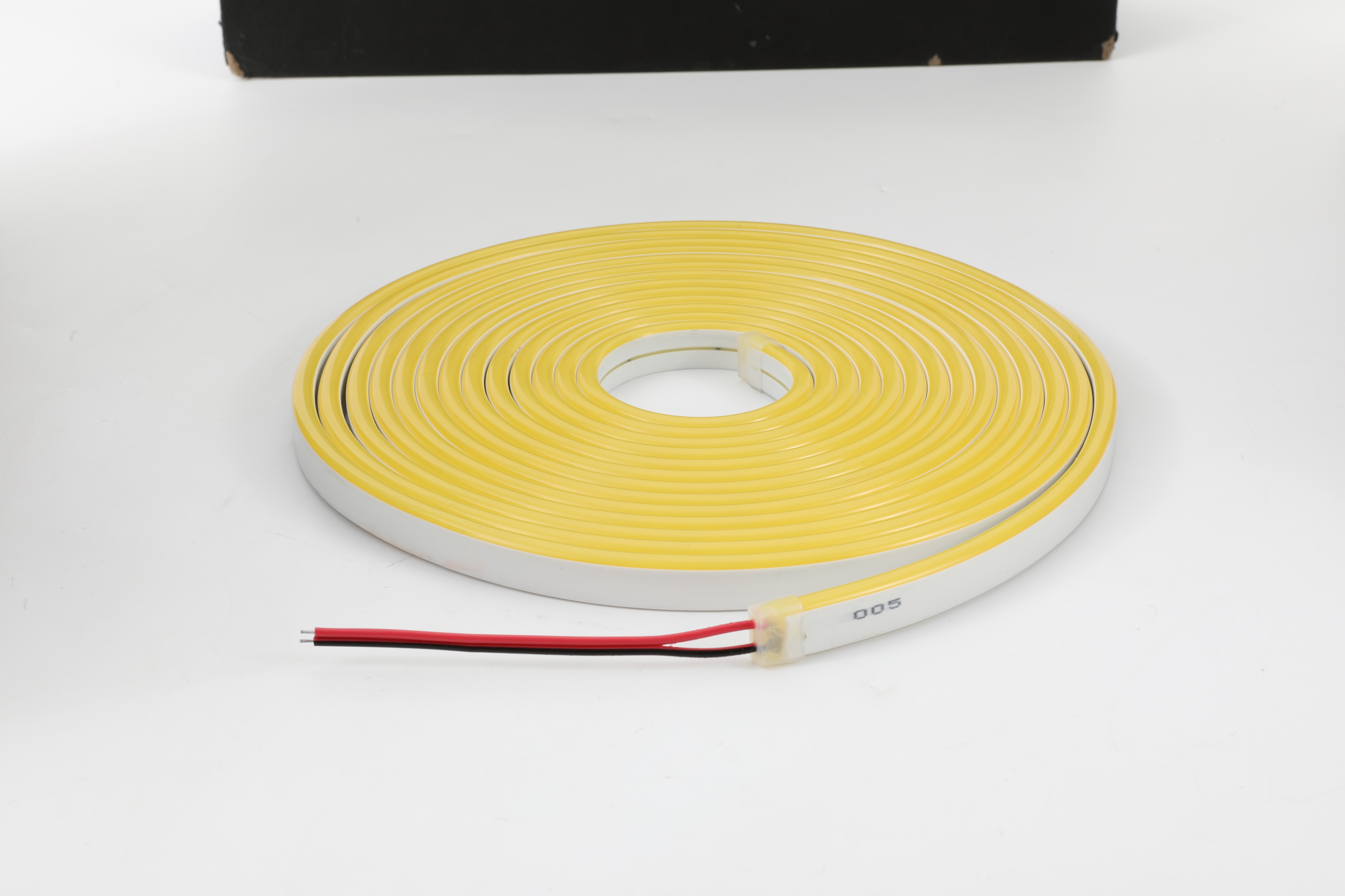 Yellow 6 X 12mm IP65 LED Neon Rope Light DC 12V Neon Flex LED Strip For Sign Decorate