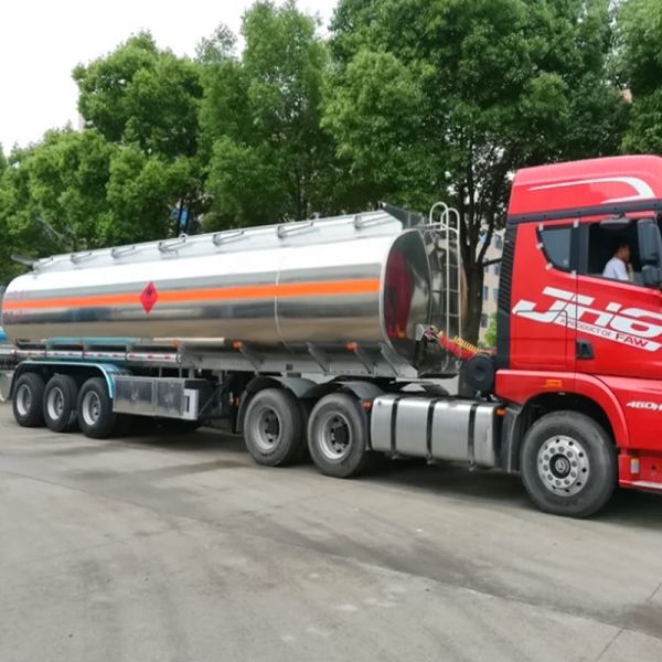 High Capacity Oil Truck Semi Trailer 6950x2200x2760mm For Safe Fuel Transportation