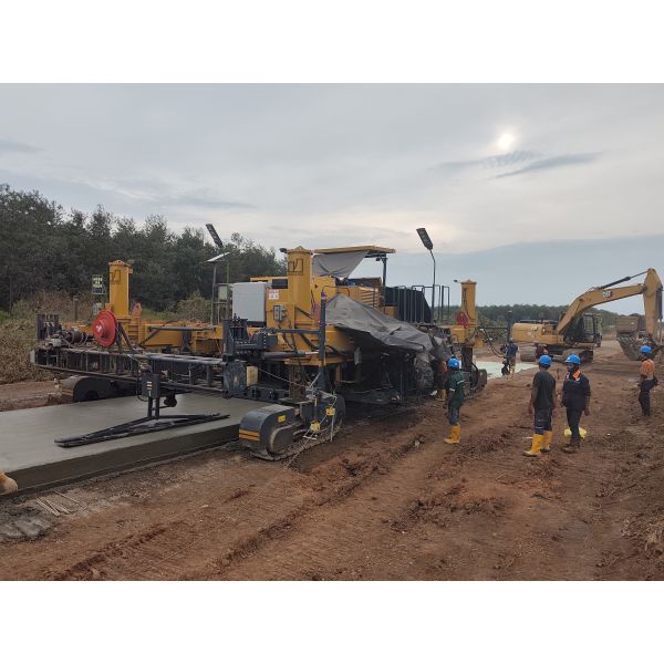 Pavement Cement Concrete Slipform Paver - Municipal/Highway Specialized, Automatic Leveling + High Compactness, Improve Construction Efficiency