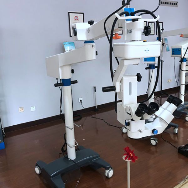12.5 Eyepiece Surgical Ophthalmic Operating Microscope For Hospital