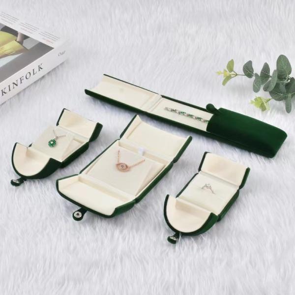 Pendant Necklace Paper Jewellery Packaging 10x10x3.5cm Velvet Engagement Ring Box