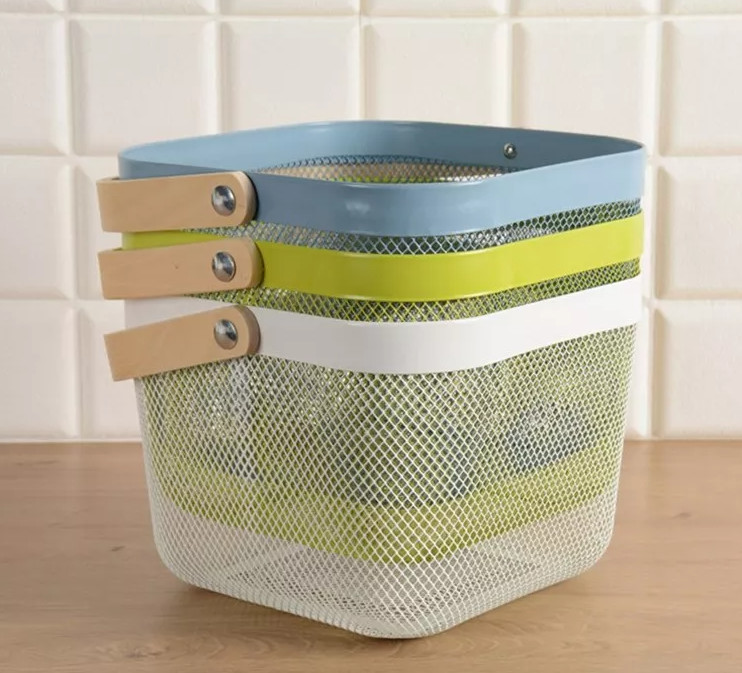 China Sustainable Wire Mesh Storage Baskets With Wood Handle wholesale