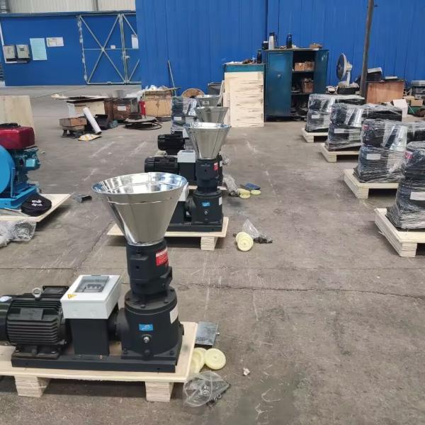 1000kg/H Chicken Food Processing Machine 1-10mm Mini Cattle Feed Machine Plant