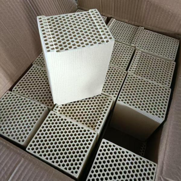 Energy Saving And Longer Service Time Corundum Mullite Honeycomb Ceramic For Chemical Industry