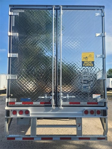 Semi-Trailer Truck 2 Axles 8 Wheels 40ft 48ft 53ft Flatbed 12R22.5 Tyre Insulated Van Reefer Steel Iron Material TS16949 Certificate