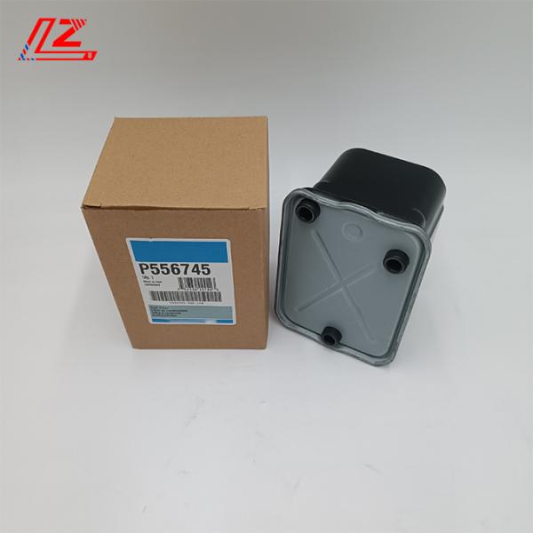 Auto Truck Machinery Parts Filter Element P556745 Oil and Water Filter 11cm*11cm*16cm