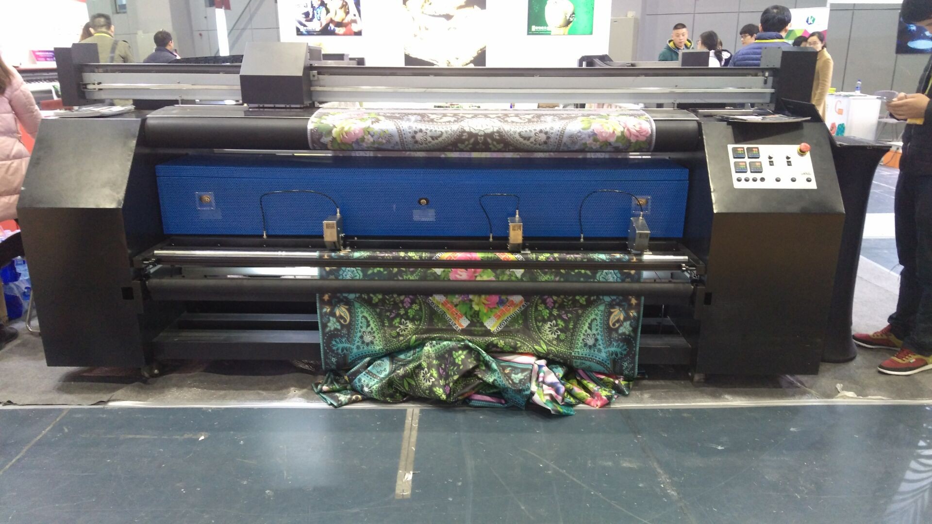 China Directly Polyster Flag Printing Machine Digital Tshirt Printer Machine wholesale