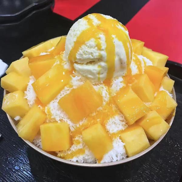 220Kg 24Hour High Speed Snow Ice Machine with Yield kg 220 and Refrigerant R404a