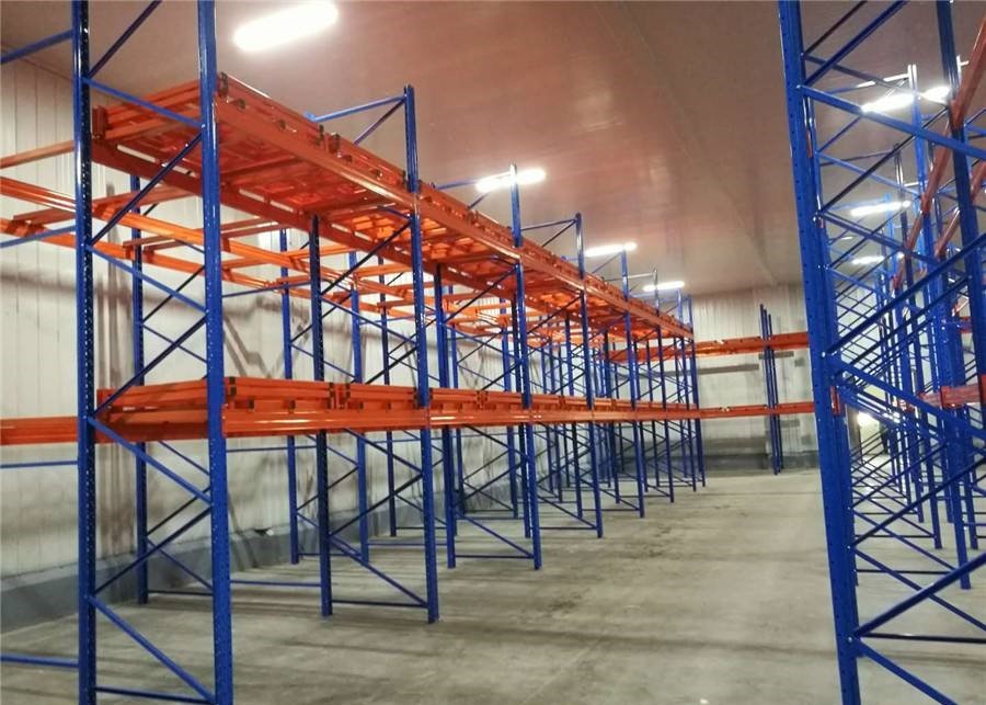 China ISO9001 Adjustable Beam 75mm Inclined Push Back Pallet Racking wholesale