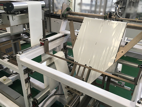 Bilingual Sanitary Napkin Packing Machine With Online Bag Making Device
