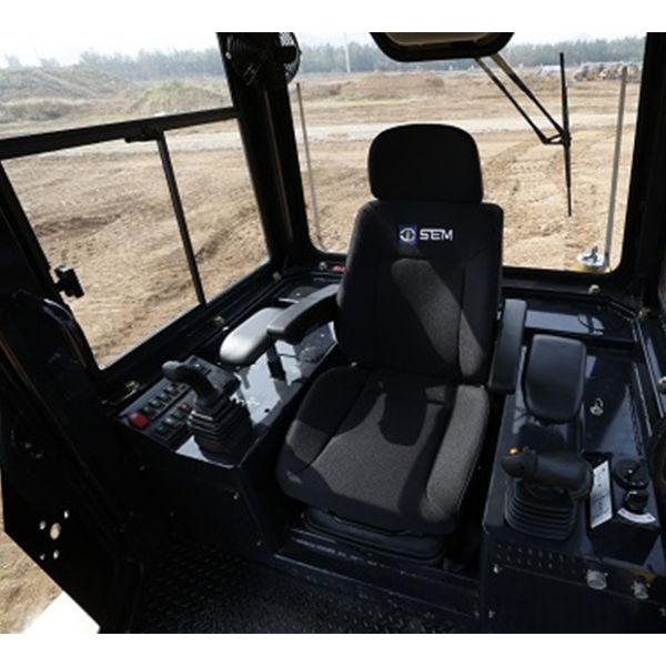 Hydrostatic Drive System SEM816D 66.8kPa Crawler Tractor