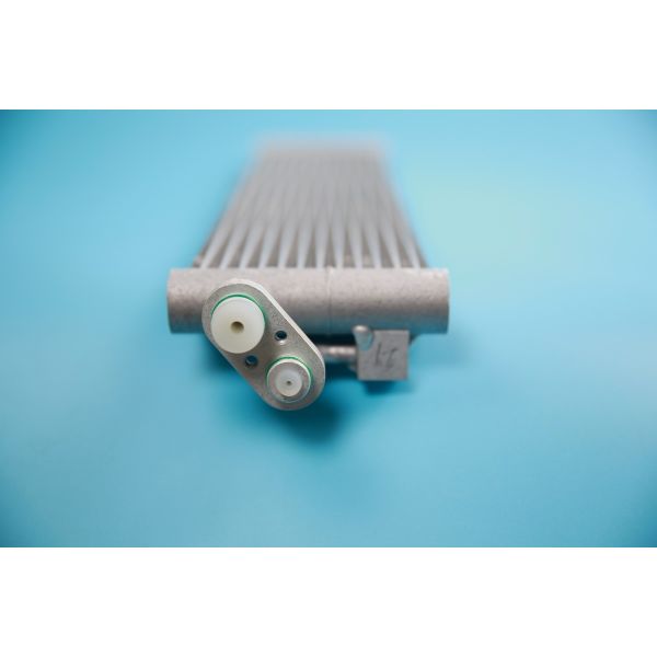 24.5mm Parallel Flow Micro Channel Condenser Vertical Aluminium Fins