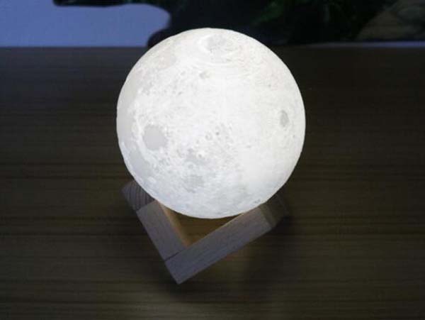 13CM Moon Lamp USB Rechargeable 16 Colors 3D Print LED Moon Lamp With Remote Control