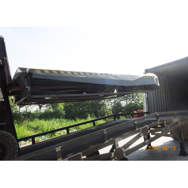 4200mm Two Cylinders Power Ramp Dock Leveler For Warehouse Pier