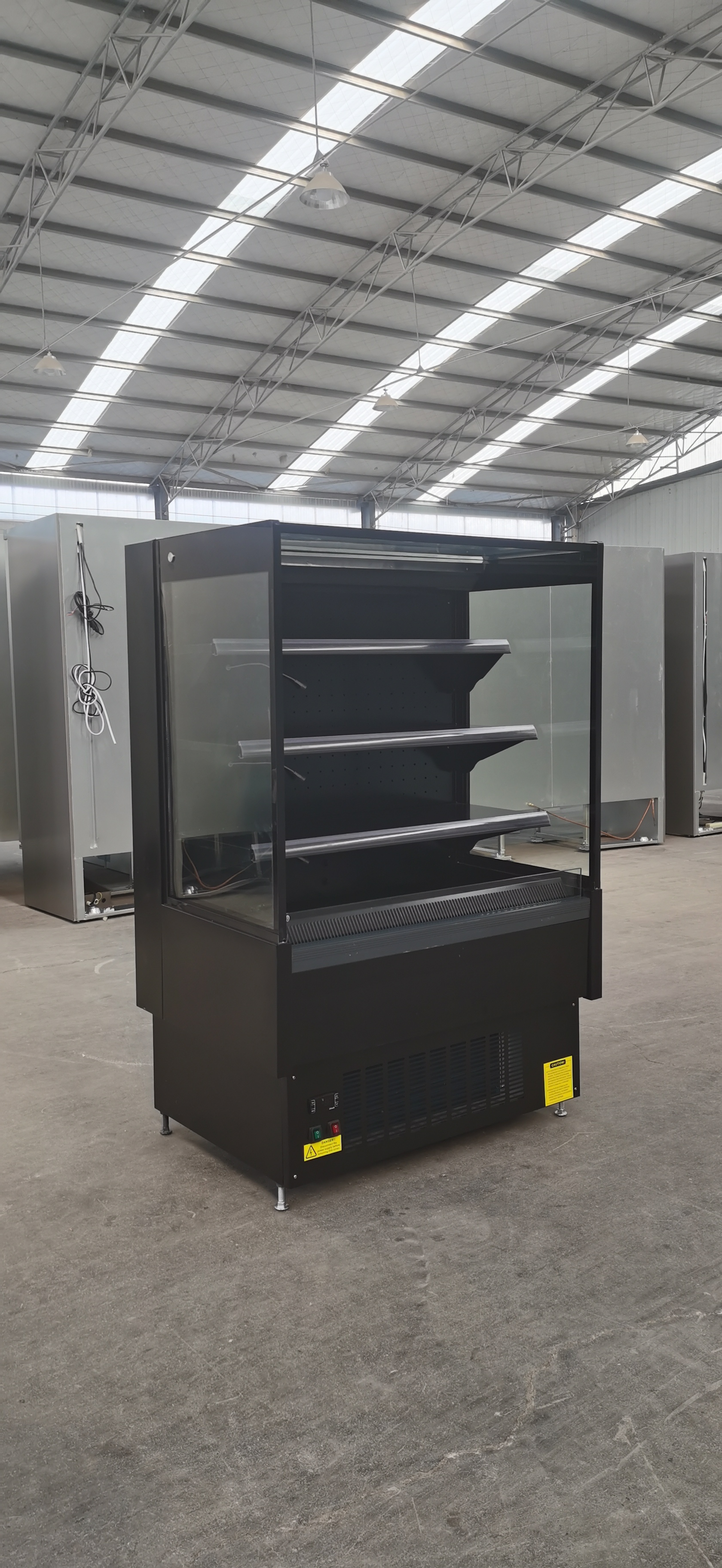 SEMI Vertical Refrigerated Square Grab And Go Display Cooler R404a