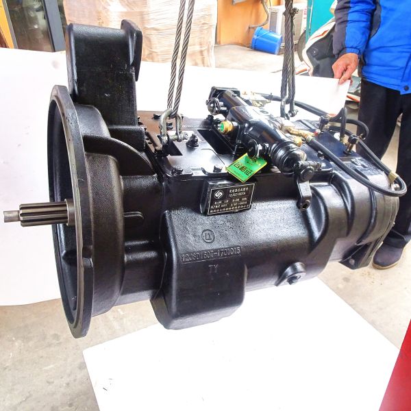 Used In Shantui Gearbox Black Long Warranty Period Gearbox Zq450