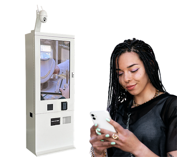 Innovative Jewelry Vending Machine Convenient With Camera And Big Screen