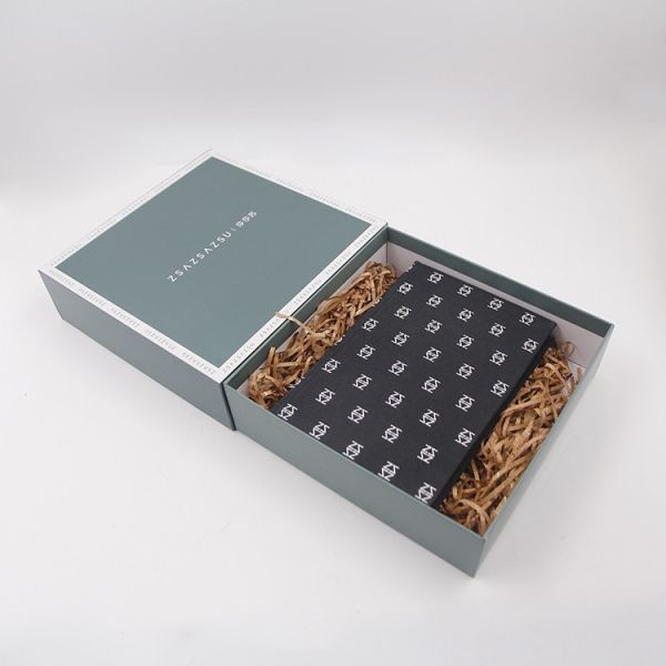 Cosmetic Rigid Cardboard Box Lid And Base CMYK Printing With Inner Tray