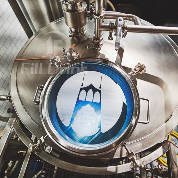 Round Bottom 1 Layer Liquid Mixing Tank Heated Mixing Vessel CIP Spraying Ball And Anti Foam Outlet