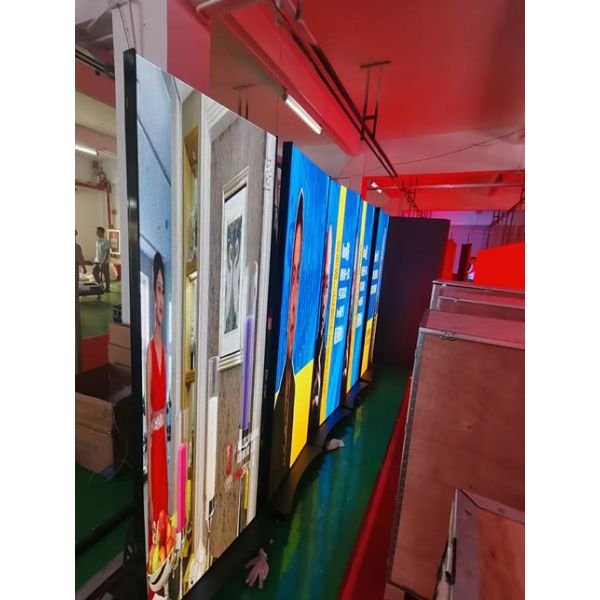 Indoor P2.5mm LED Poster Screen Shopping Mall Advertising Panels High Refresh Rate 3840Hz