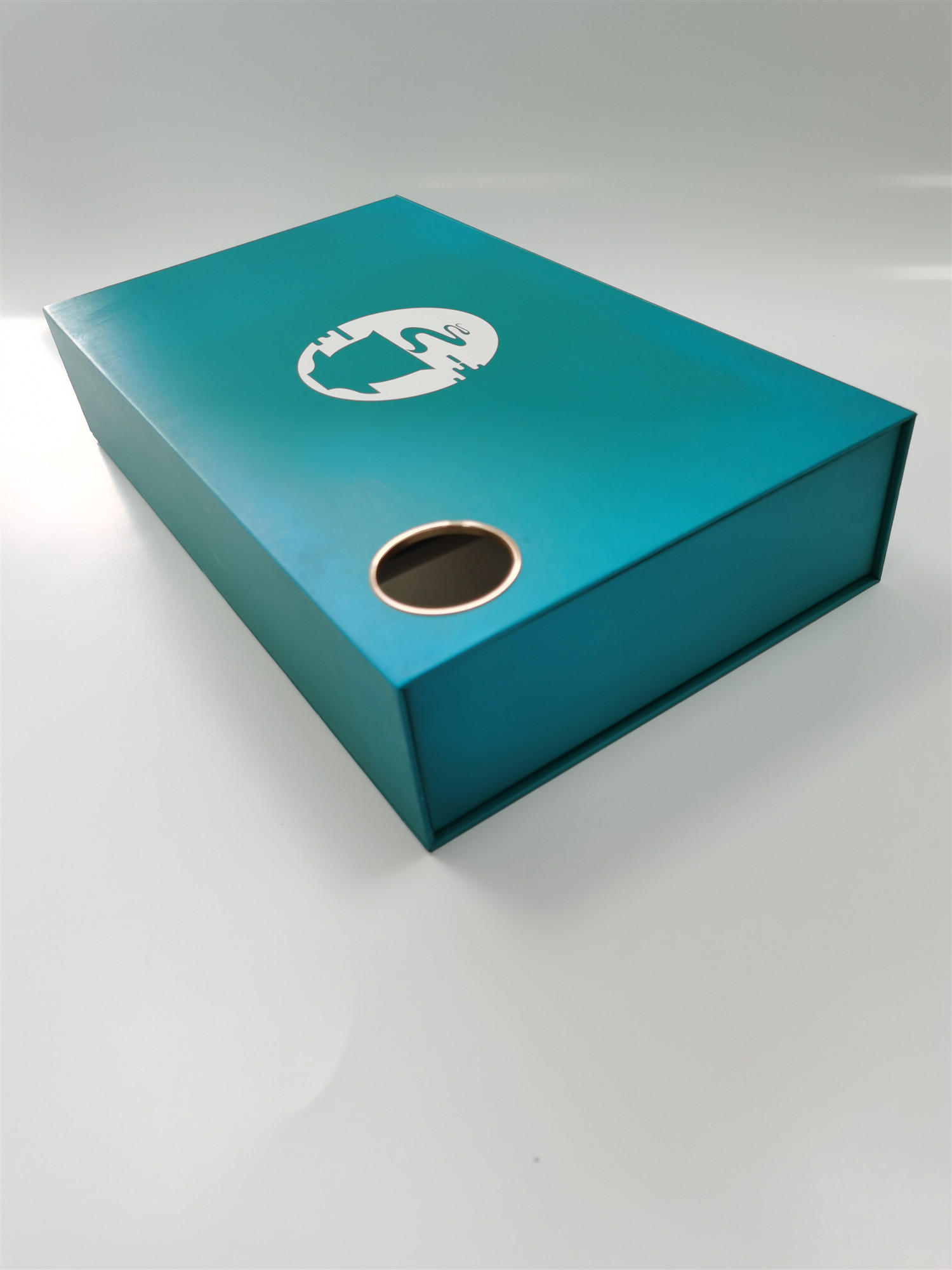 China OEM Custom Packaging Boxes Retail Gift Packing Box Varnishing wholesale