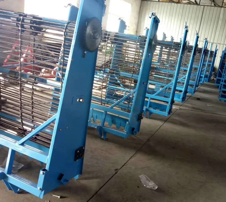 4U Series Tractor-Mounted Potato, Peanut, Carrot & Onion Harvester - PTO-Driven for 12-60HP, Vibrating Sieve & Adjustable Depth, Efficient Multi-Crop