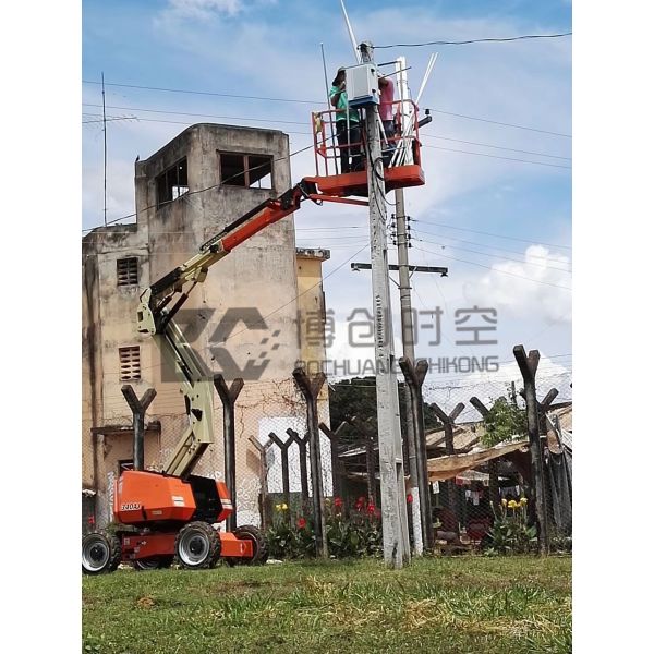 Fixed UAV jammer 1500m one-key drive aerial photography aircraft 1.5g / 2.4g / 5.8g three-segment frequency UAV jammer