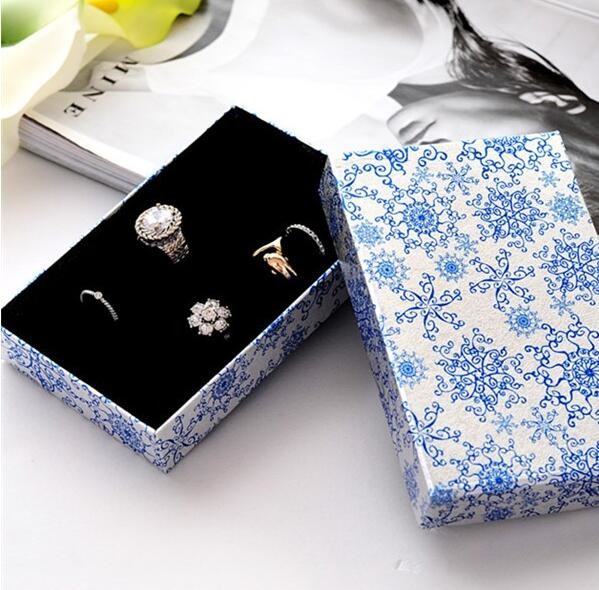 Matte finish luxury design cardboard paper shipping box for packaging shoe,Luxury Metallic Paper Cardboard Cosmetic Box